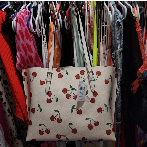 NWT Coach Multi Mollie Tote With Heart Cherry Print - Picture 5 of 9